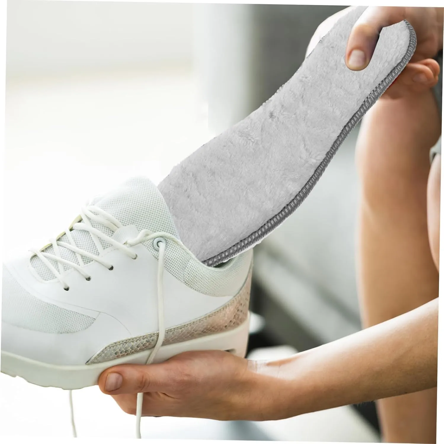 4 Pairs Warm Plush Insoles for Women Thickened Fluffy Shoe Inserts for Cold Weather Ergonomic Design Secure Fit Thermal Insulation