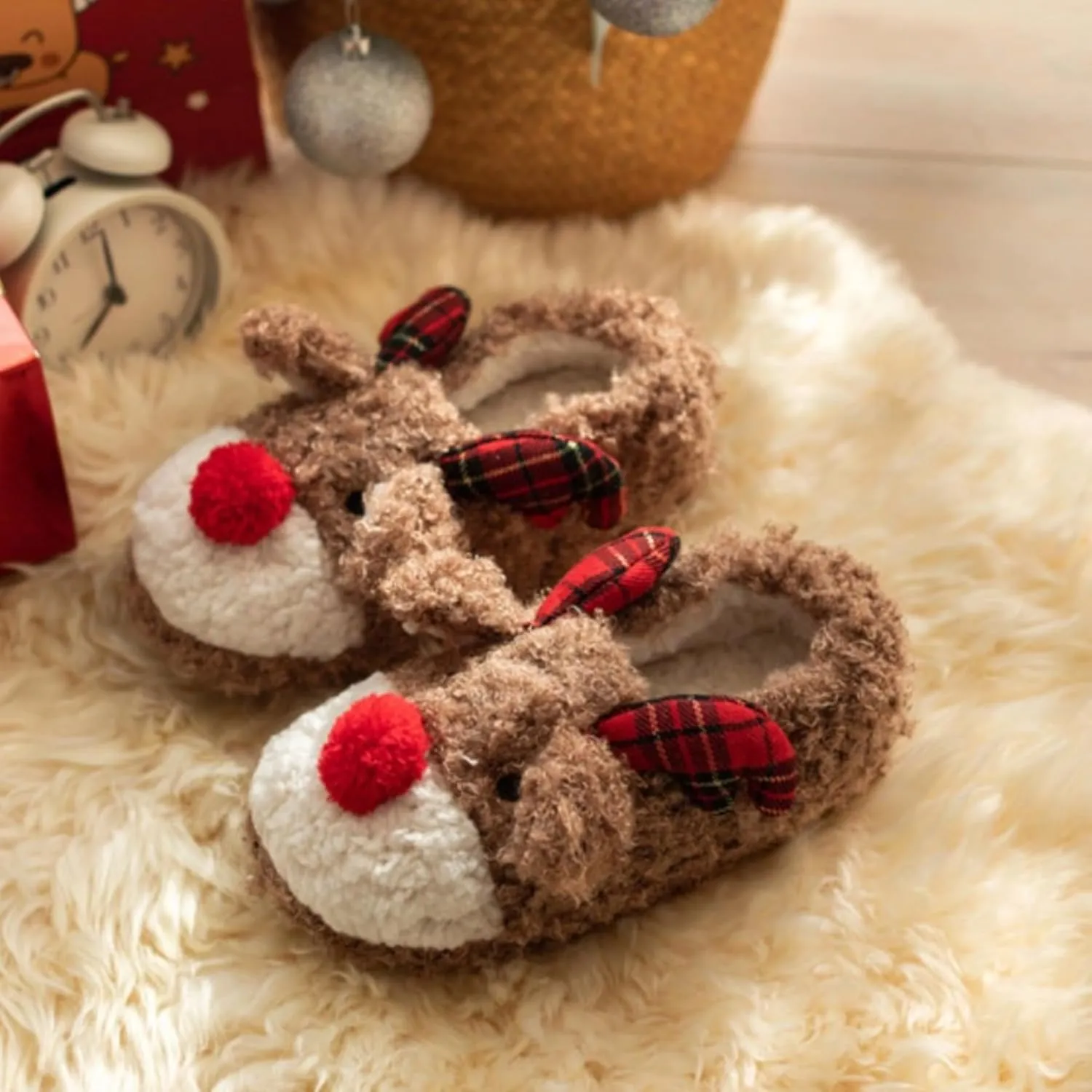 Animal Slippers Cute Elk Fuzzy Slippers Reindeer Slippers Women Men Christmas Slippers Winter Indoor Plush Warm Slippers Home Fluffy Slippers Bedroom Shoes Cozy Slippers Couple House Slippers