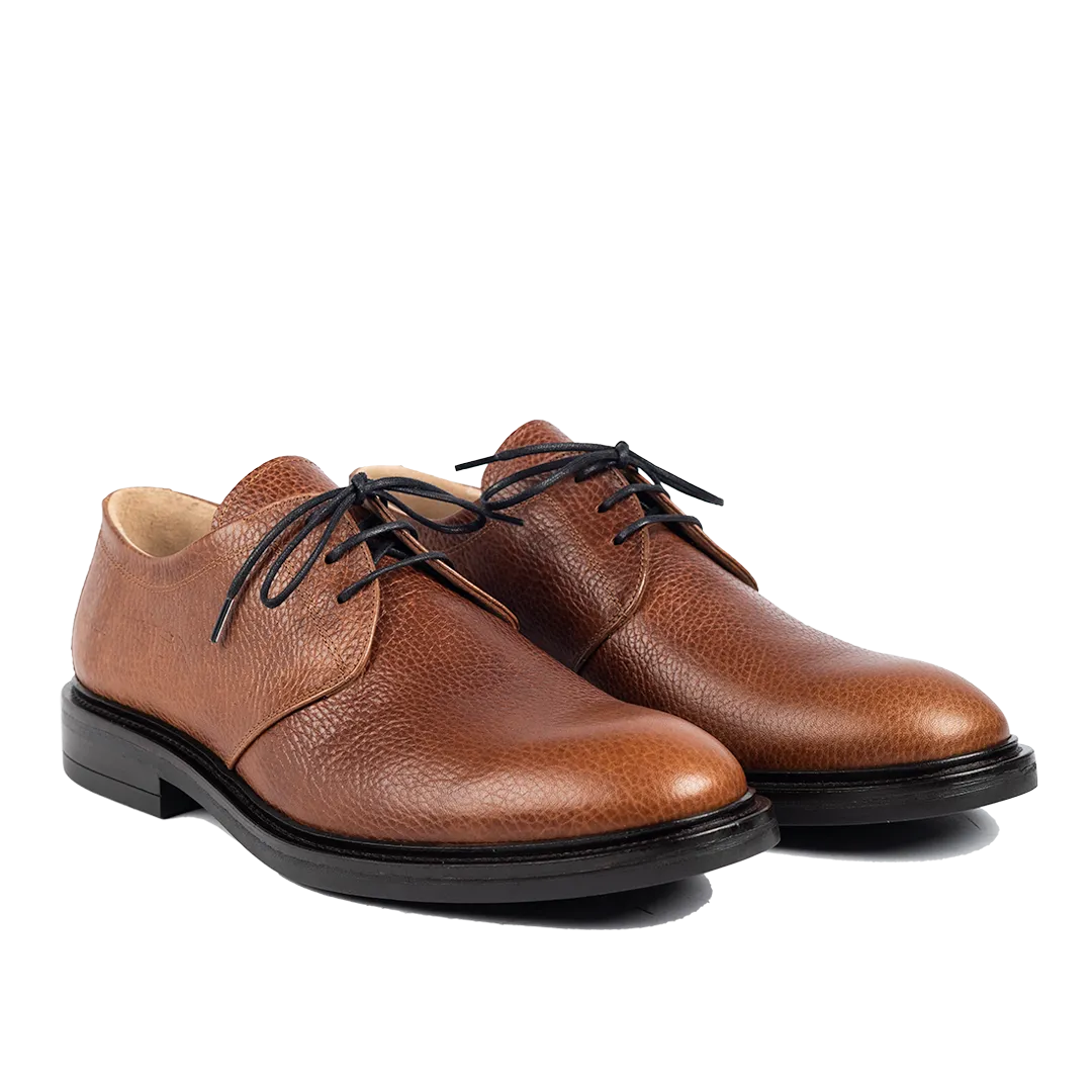 Classic lace-up shoe