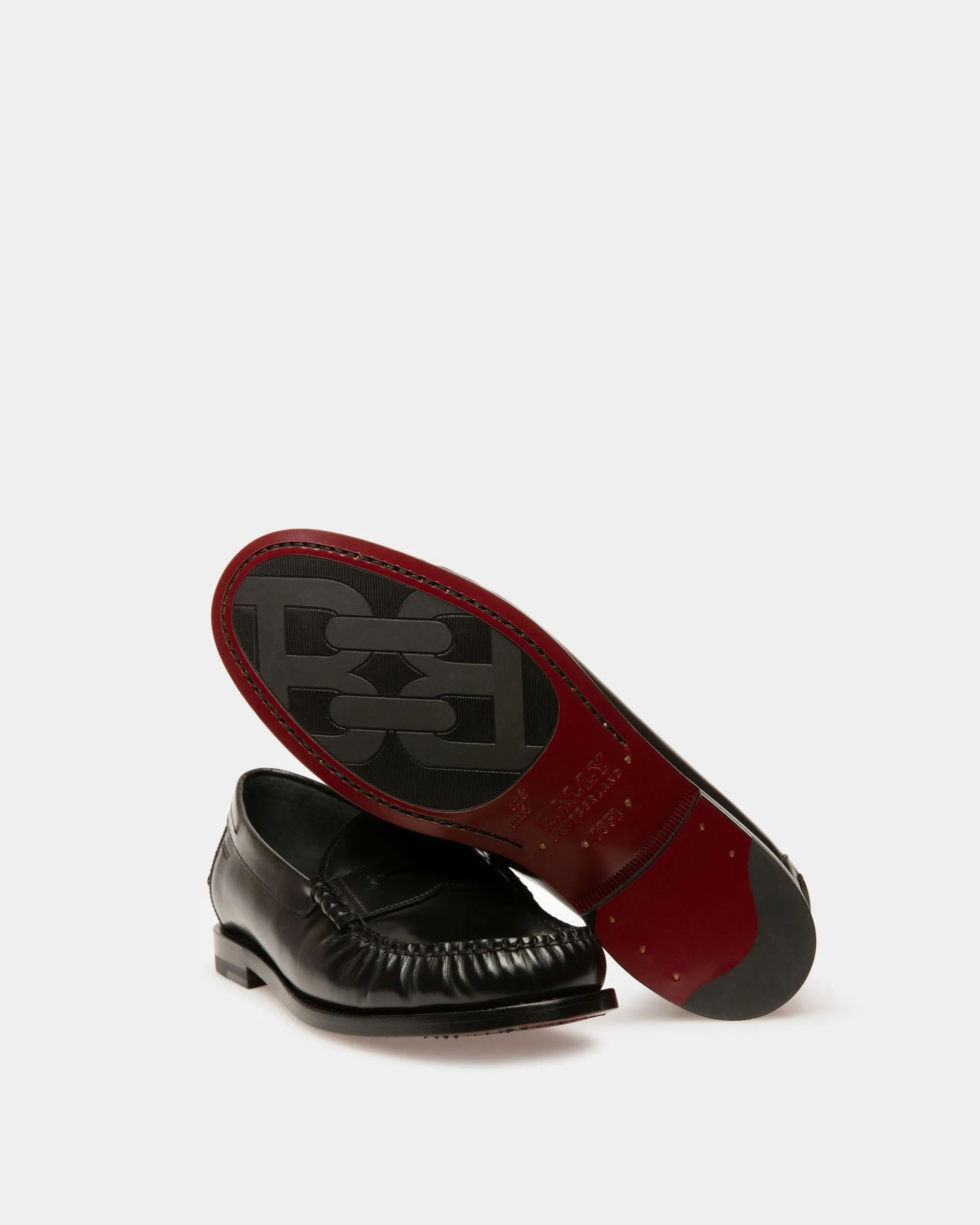 Coelo Leather Moccasins In Black