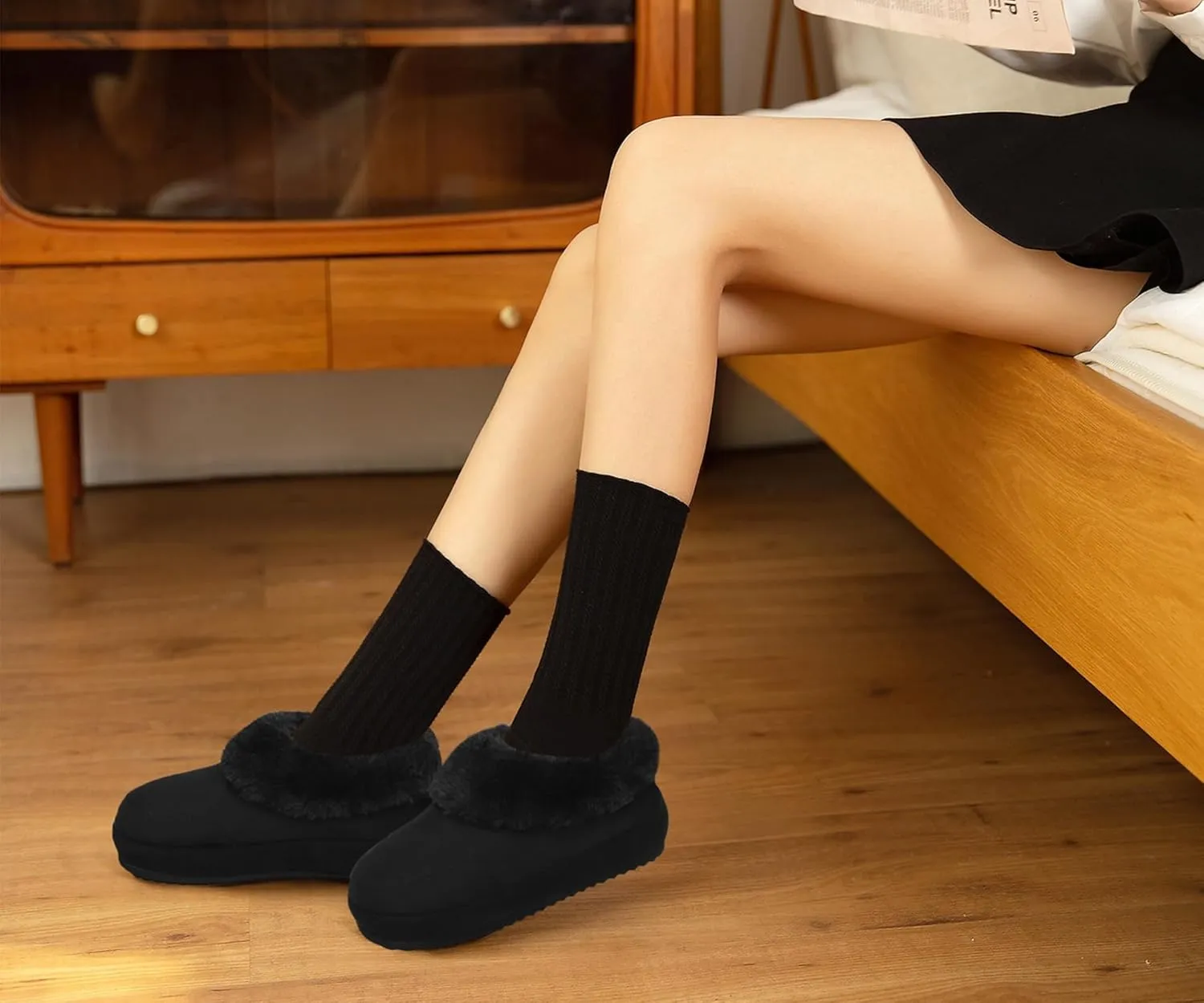 COFACE Women's House Slippers Warm Lined Micro Suede Fuzzy House Shoes for Woman Indoor Outdoor Bedroom Faux Fur Collar Comfy Booties