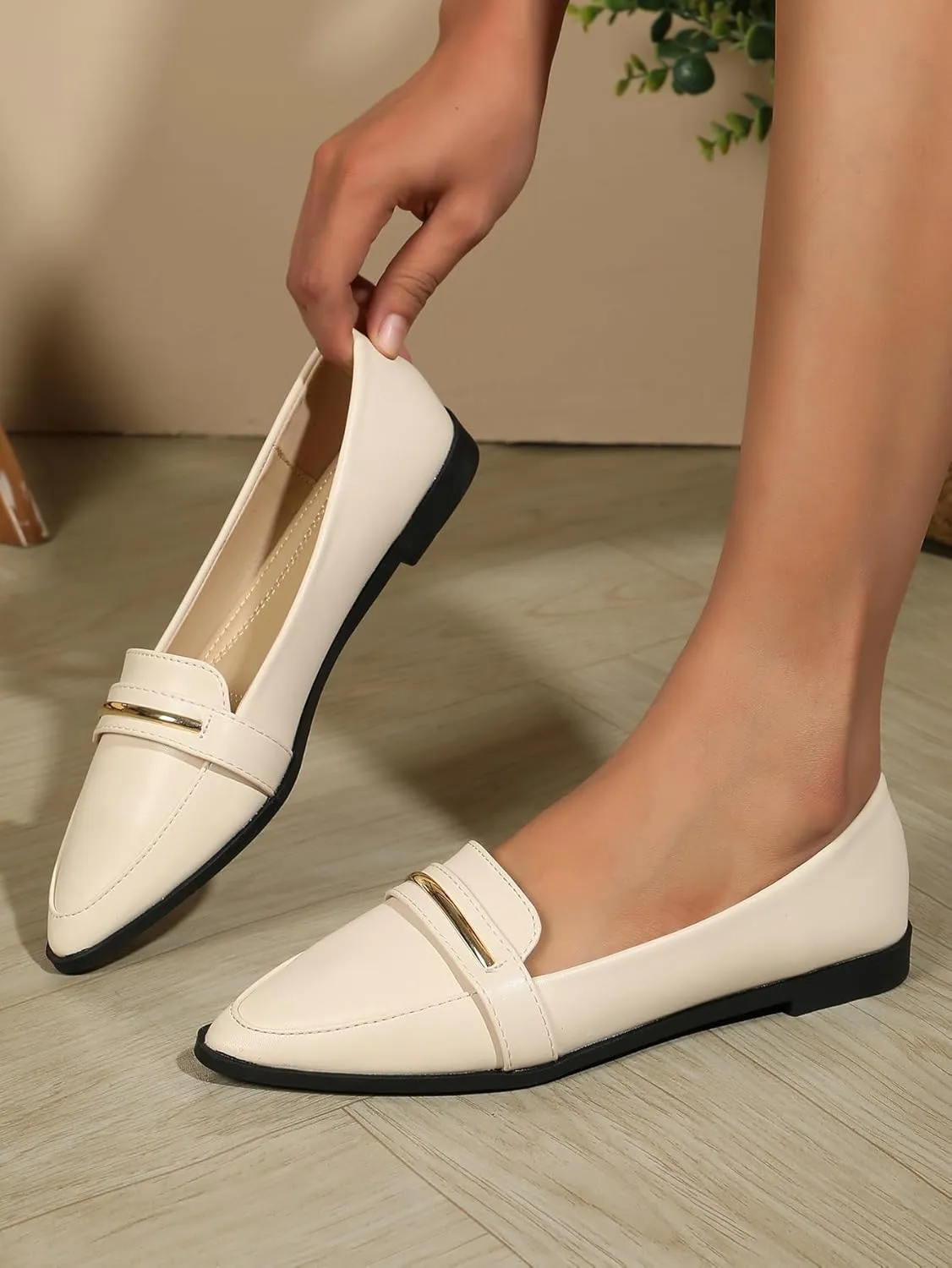 Comfortable Leather Suede Slip On Loafer Flats for Women Casual Work Flat Shoes Women's Pointed Toe Penny Loafers Office Driving Ballet Flats