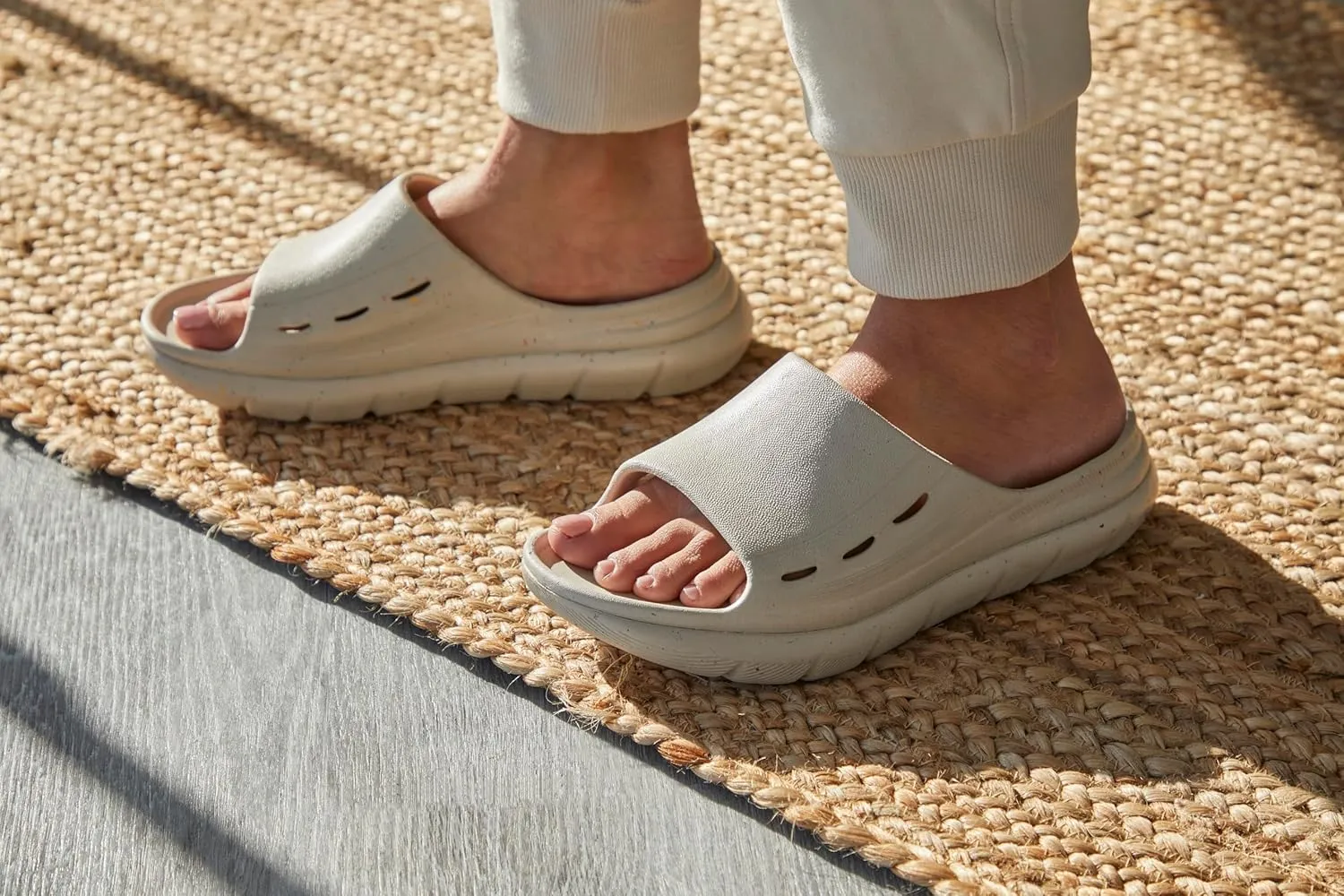 Dearfoams Men's Eva Lightweight Regrind Pillow Slide Sandal