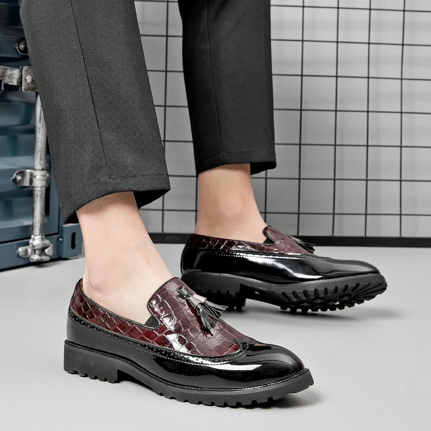 Men's Classic Wingtip Tassel Dress Shoes Two Tone Leather Loafers Shoes Non-Slip Lug Sole for Formal Business