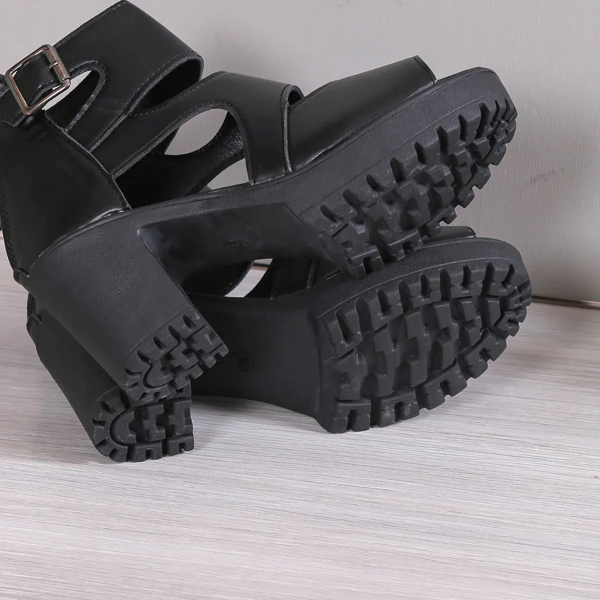 MuseStrap Shoe