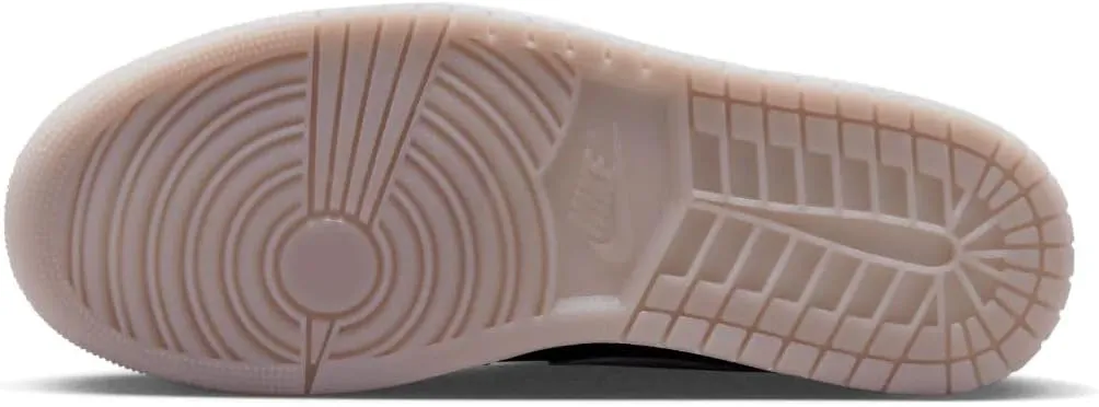 NIKE Men's Basketball Shoe