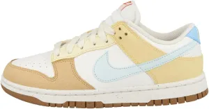 Nike Women's Sneaker