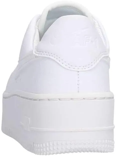 NIKE Women's Sneaker