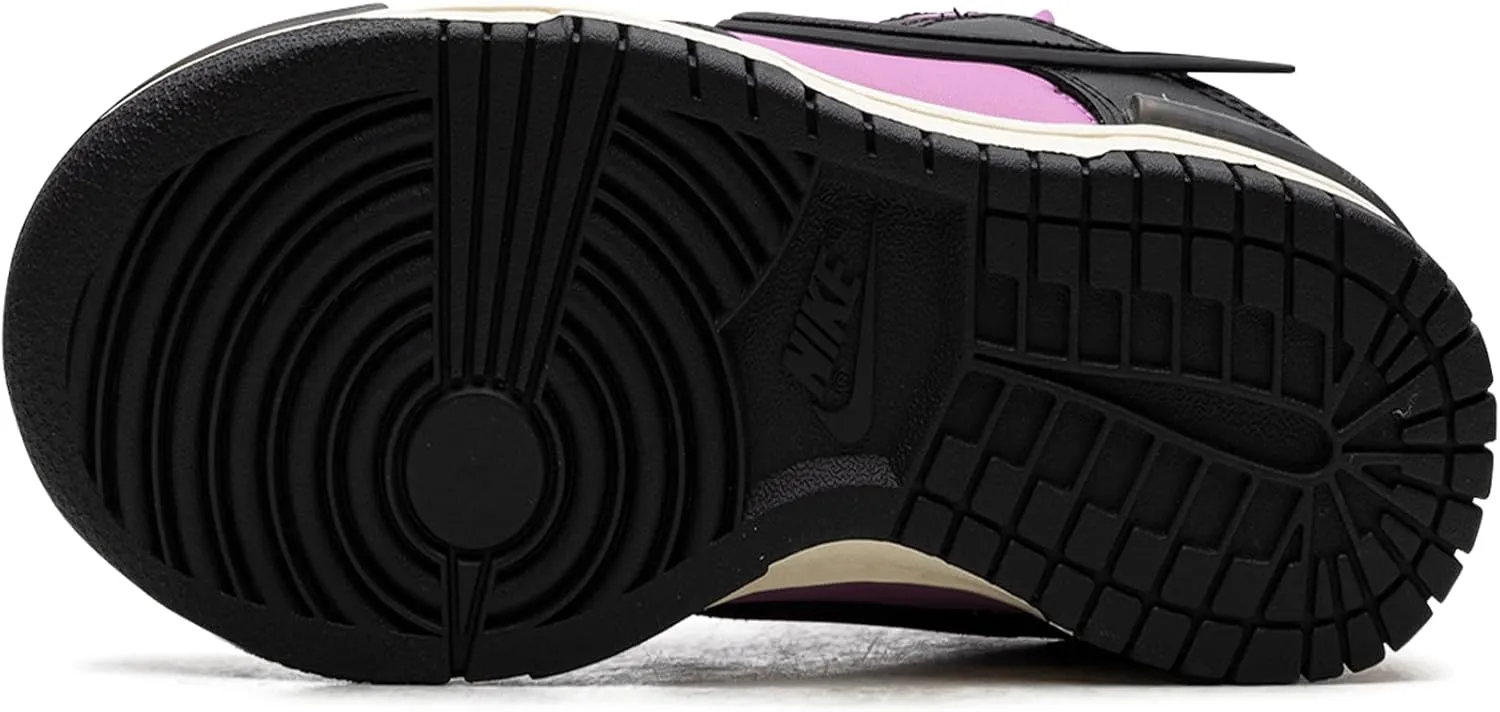 NIKE Women's Sneaker