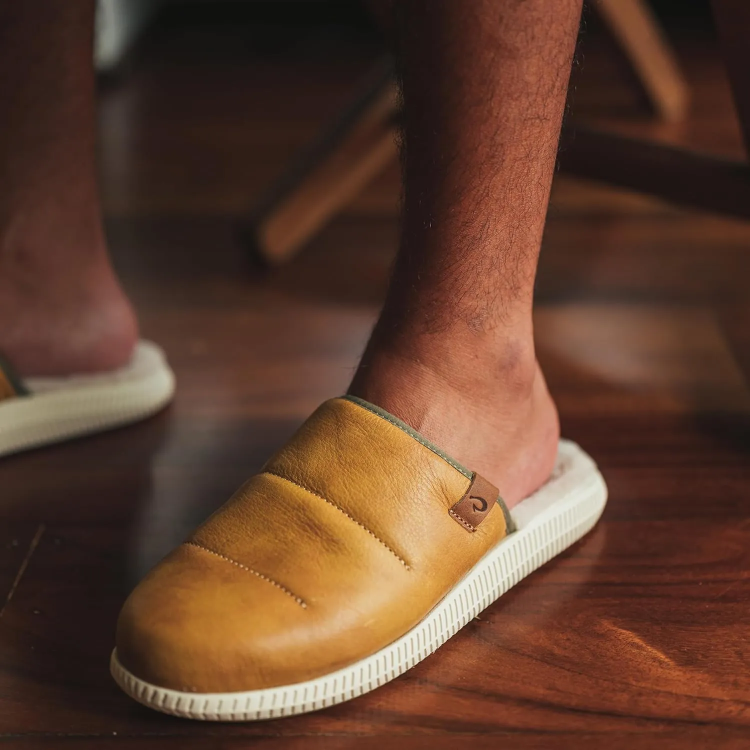 OLUKAI Mua'lli Men's Slipper, Premium Leather Slip On Shoes, Shearling Lining & Extra Warmth