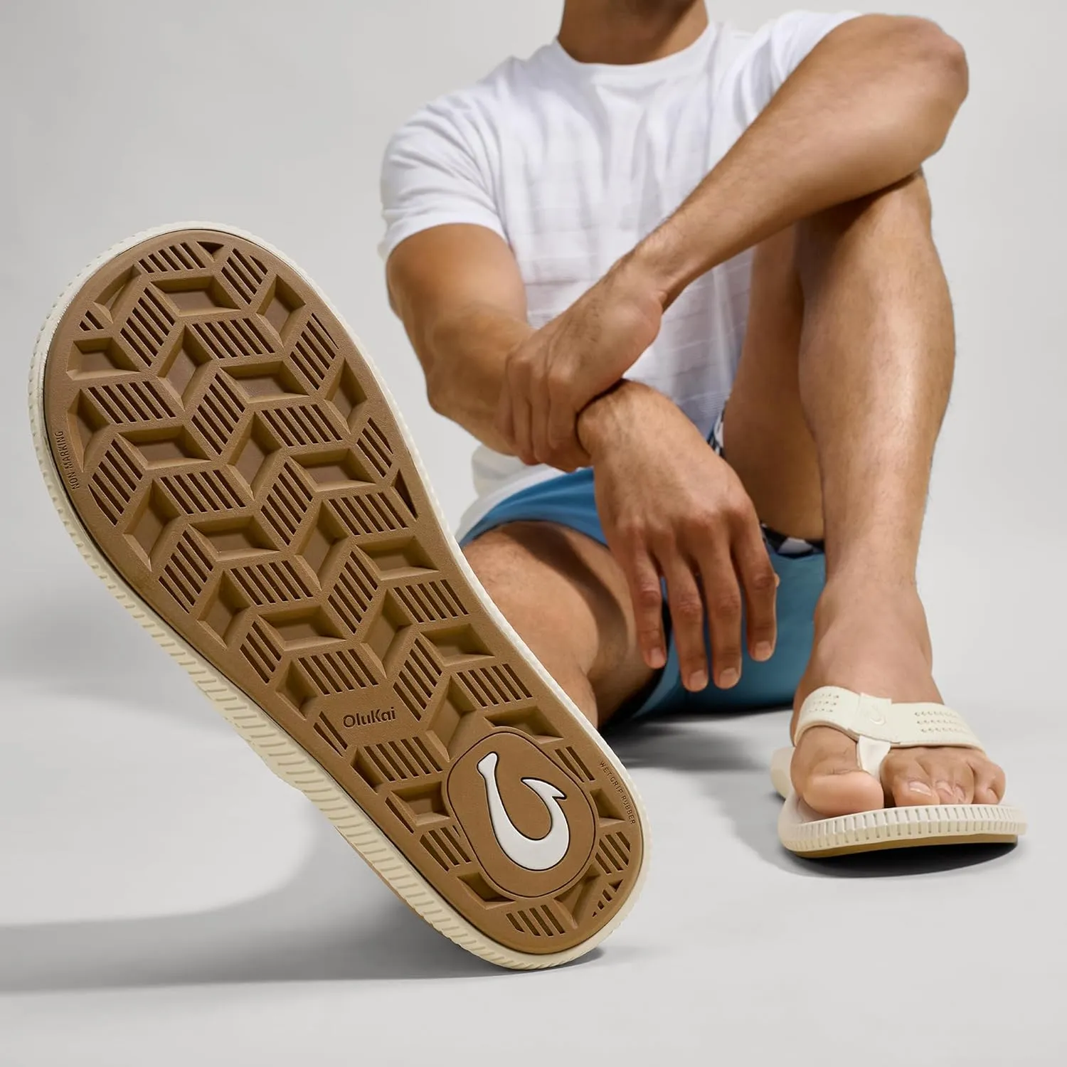 OLUKAI Ulele Men's Beach Sandals, Water Resistant Flip Flops, Arch Support & Comfort Fit, Lightweight & Durable, Enhanced Grip & Traction