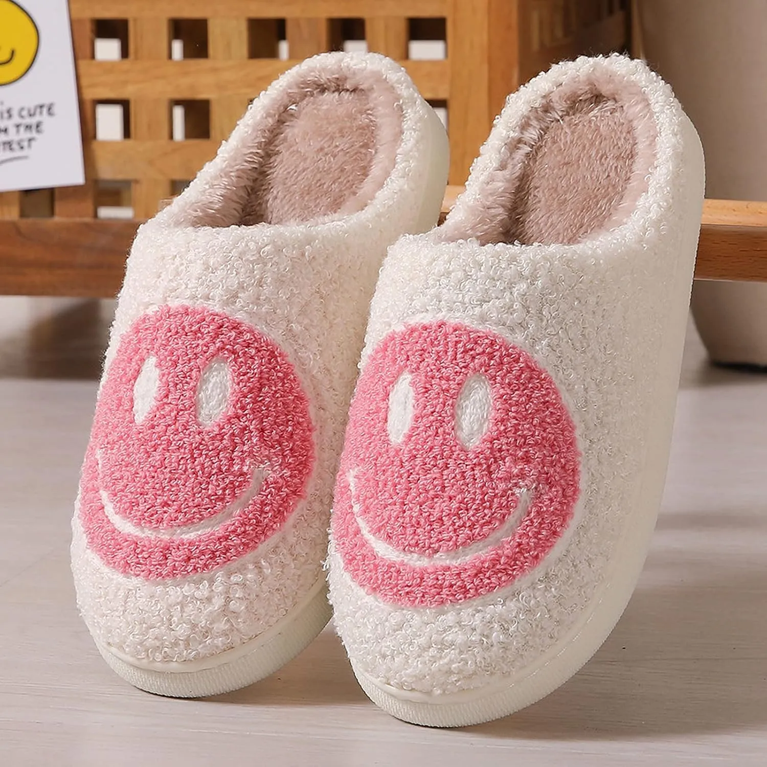 rosyclo Smile Face Slippers Retro Soft Plush Cozy House Slippers Slip-on Fluffy Indoor Outdoor Smile Slippers for Women and Men