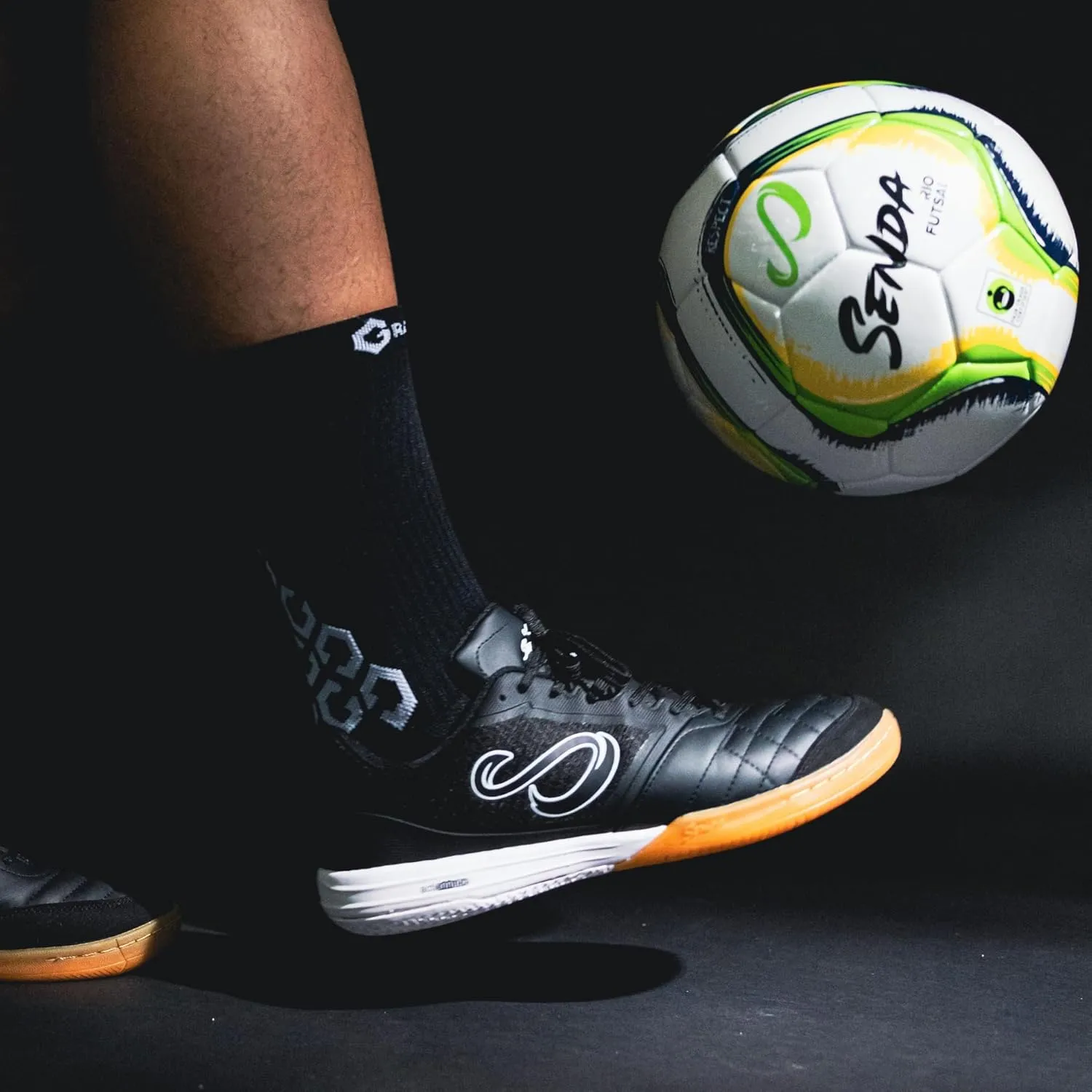SENDA Ushuaia Club 2.0 Indoor Soccer, Court, and Futsal Shoes, Unisex, Adult and Youth Sizes