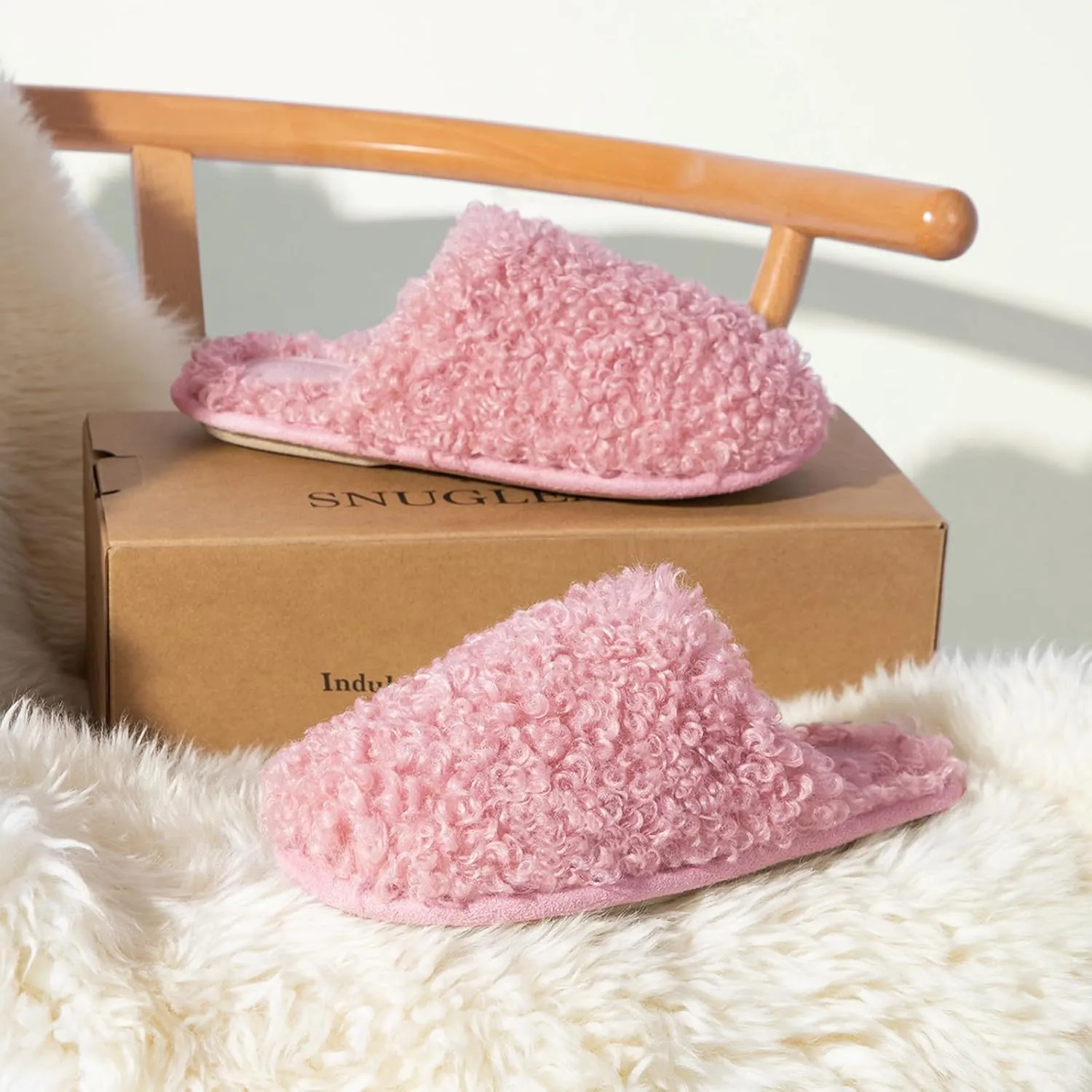 Snug Leaves Women's Scuff Slippers Furry Cute Curly Faux Wool Slip-on Indoor Memory Foam House Shoes