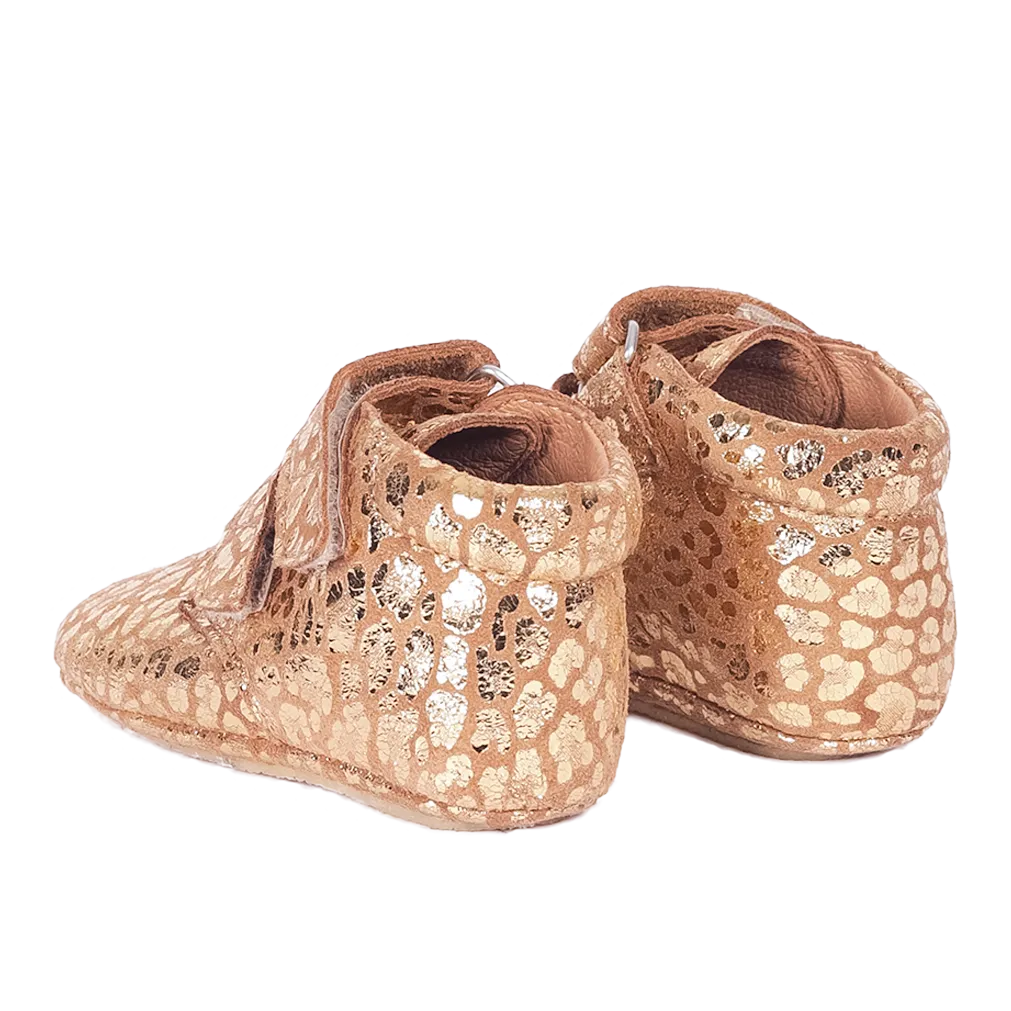Soft and flexible leather prewalker shoe