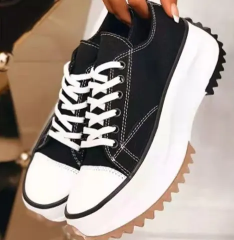 Stylish platform sneaker
