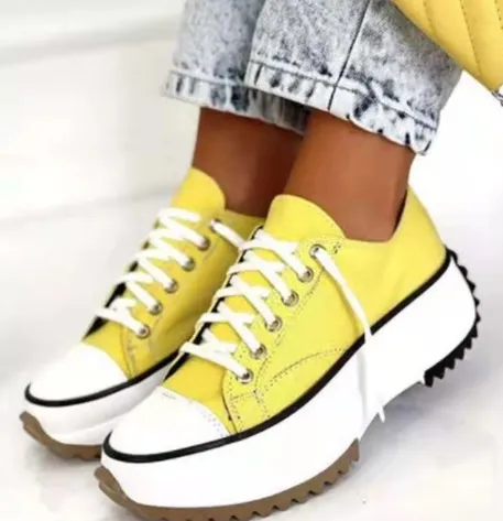 Stylish platform sneaker