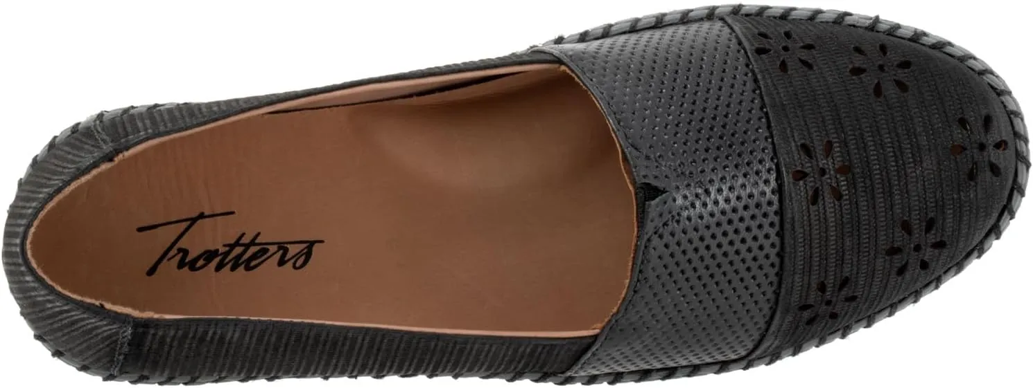 Trotters Women's Ruby Perf Loafer