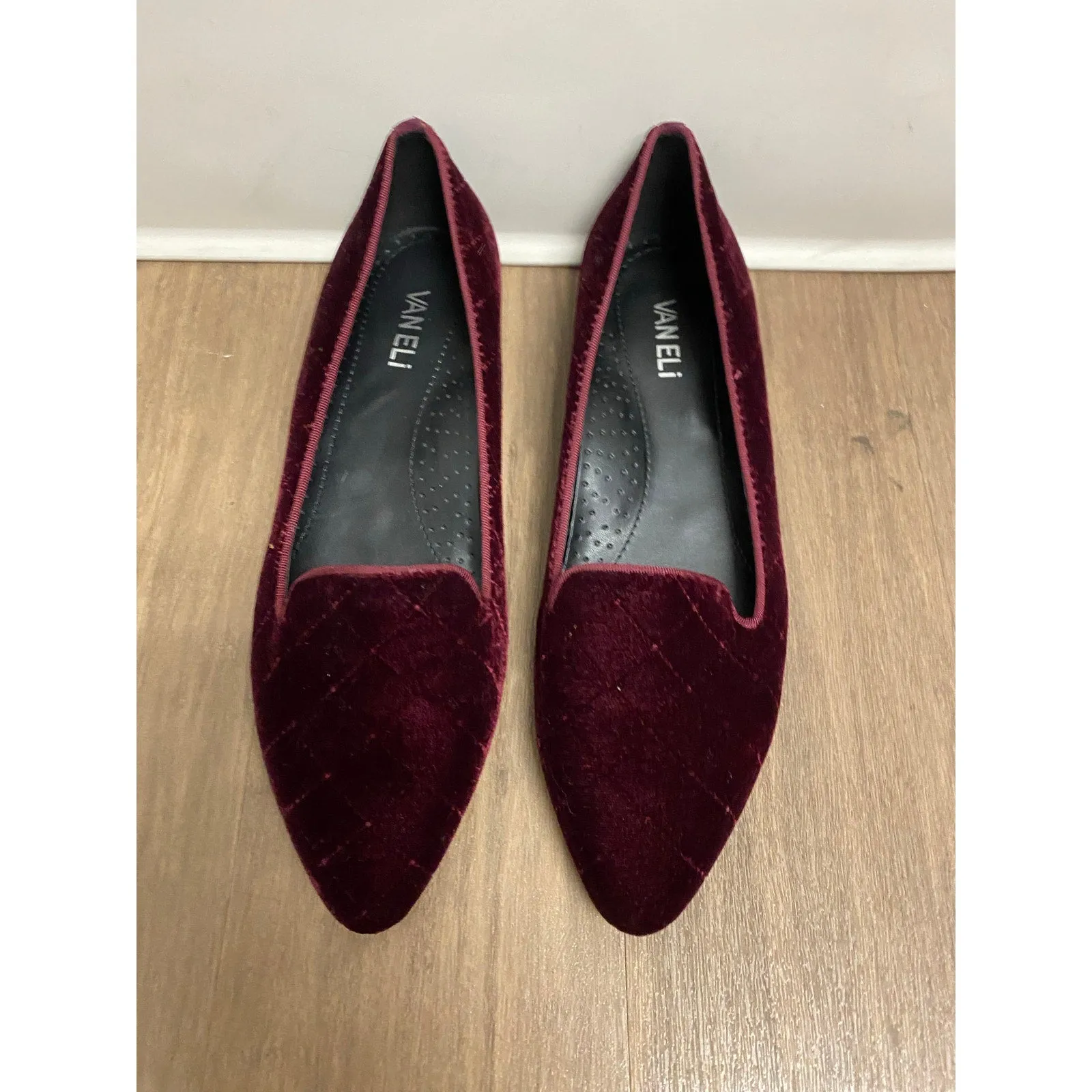 Vaneli Dark Red Loafer Sz 8.5