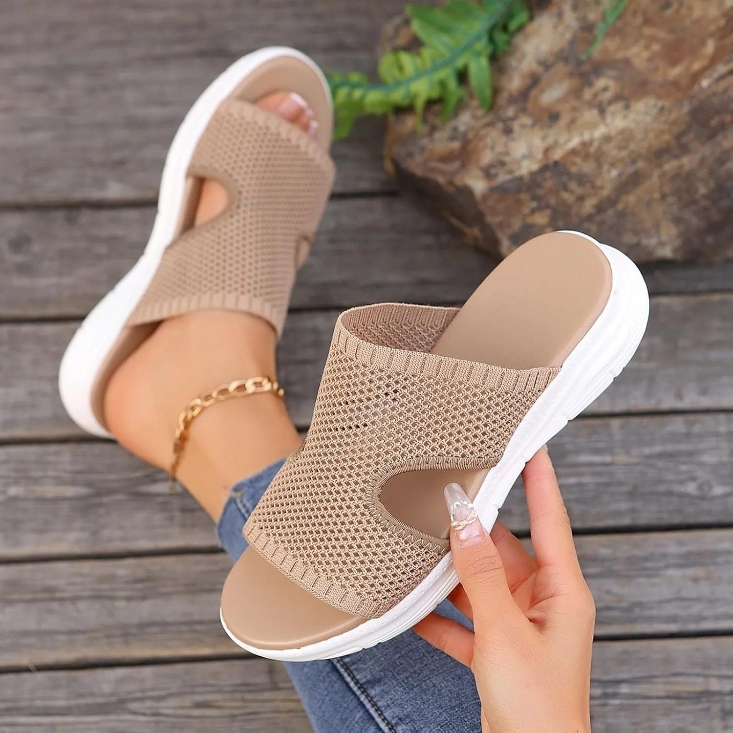 Women Thick Sole Hollow Slide Sandals 2025 Fashion Flat Slides Comfort Lightweight Walking Sandal Beach Outdoor Slippers