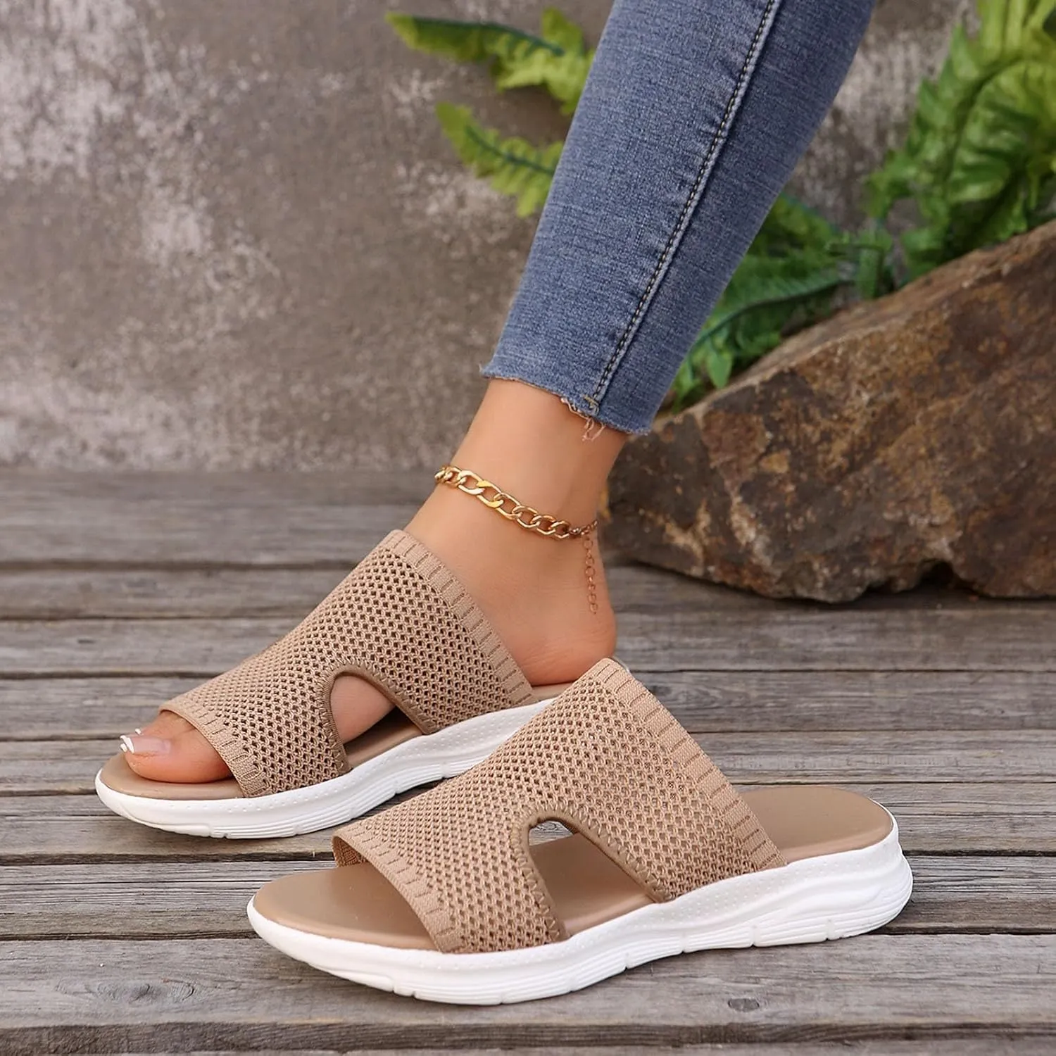 Women Thick Sole Hollow Slide Sandals 2025 Fashion Flat Slides Comfort Lightweight Walking Sandal Beach Outdoor Slippers