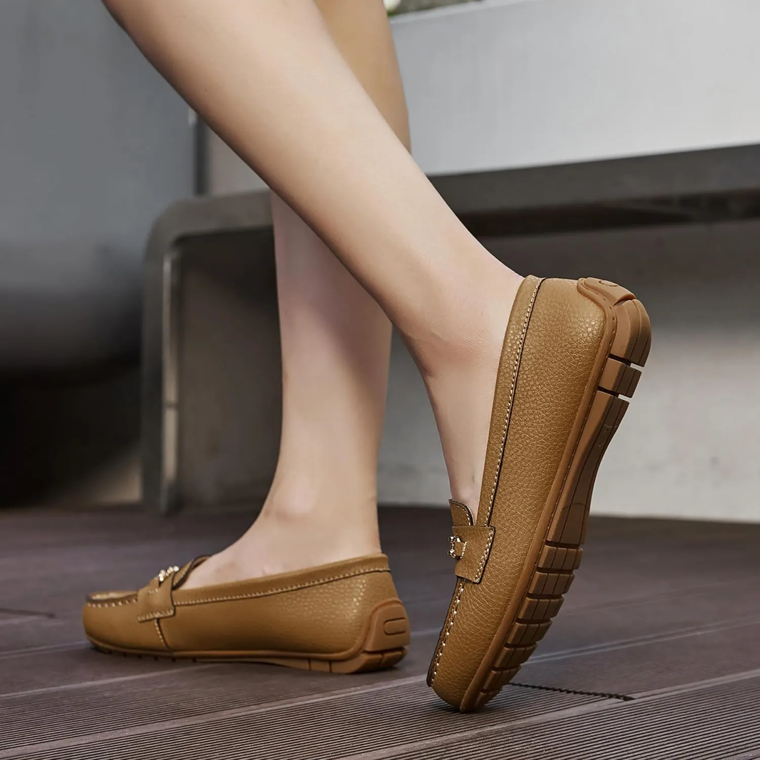 Women's Comfortable & Lightweight Leather Loafers Slip-Ons Driving Mocs Walking Shoes Cute Business Casual Dress Shoes Work Flats for Women