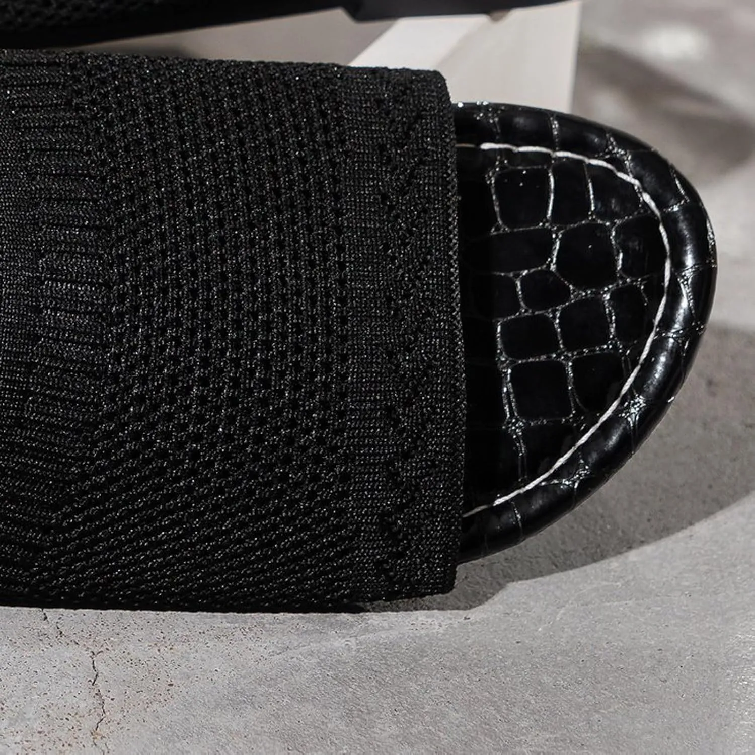 Women's Pearl Weave Wide Width Slide Sandals Comfort Flat Slippers Non-Slip Lightweight Slip On Summer Slides Walking Sandal