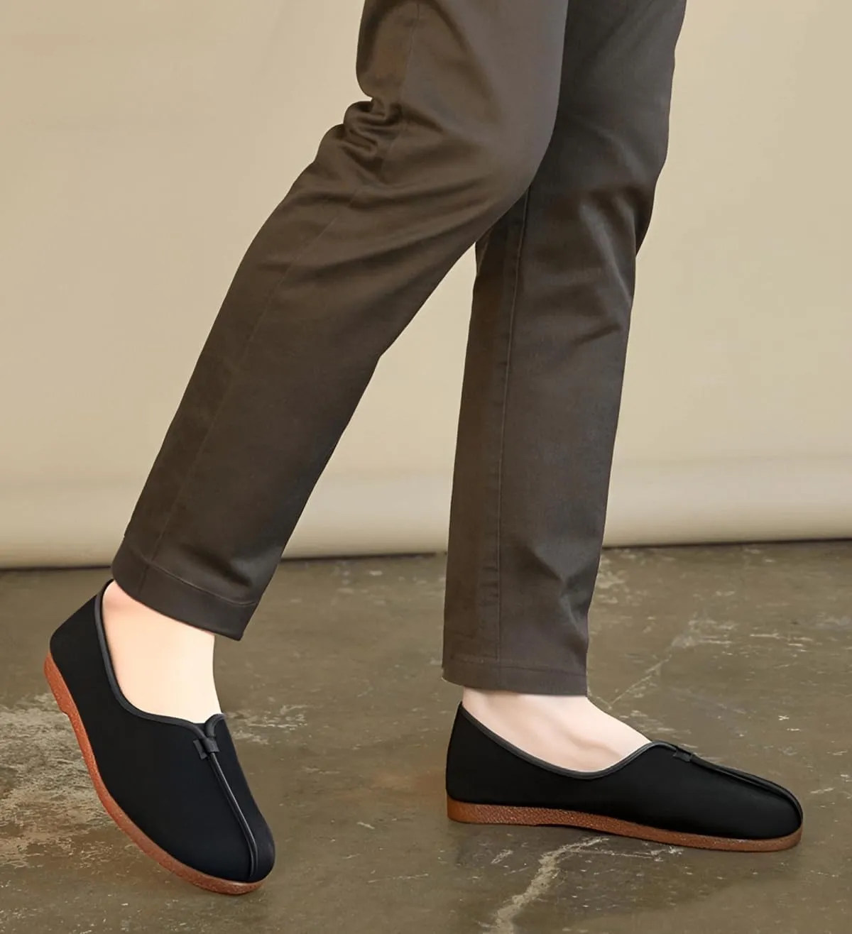YunPeng Men's Kung Fu Shoes Chinese Traditional Old Beijing Shoes, Anti Slip TPR Sole Martial Arts Tai Chi Shoes Black
